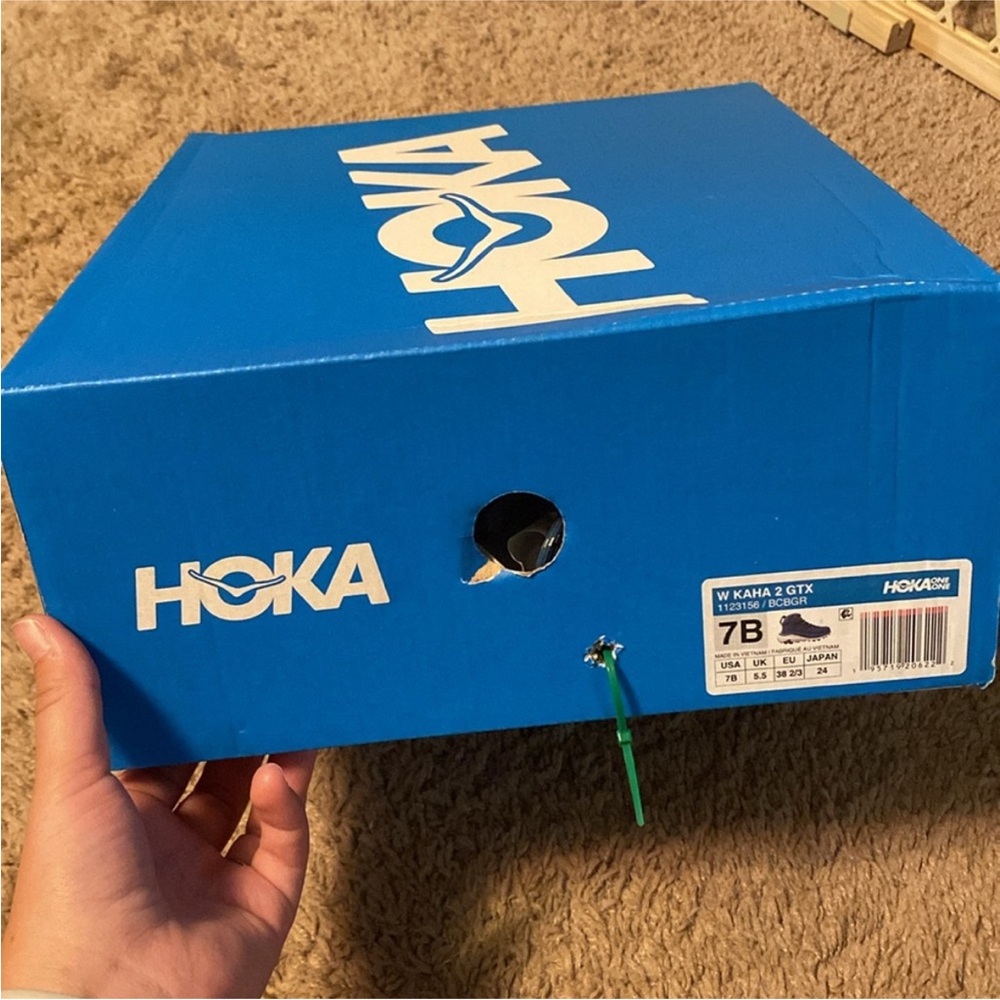 New With Box Women's Hoka Kaha 2 GTX - Picture 6 of 6